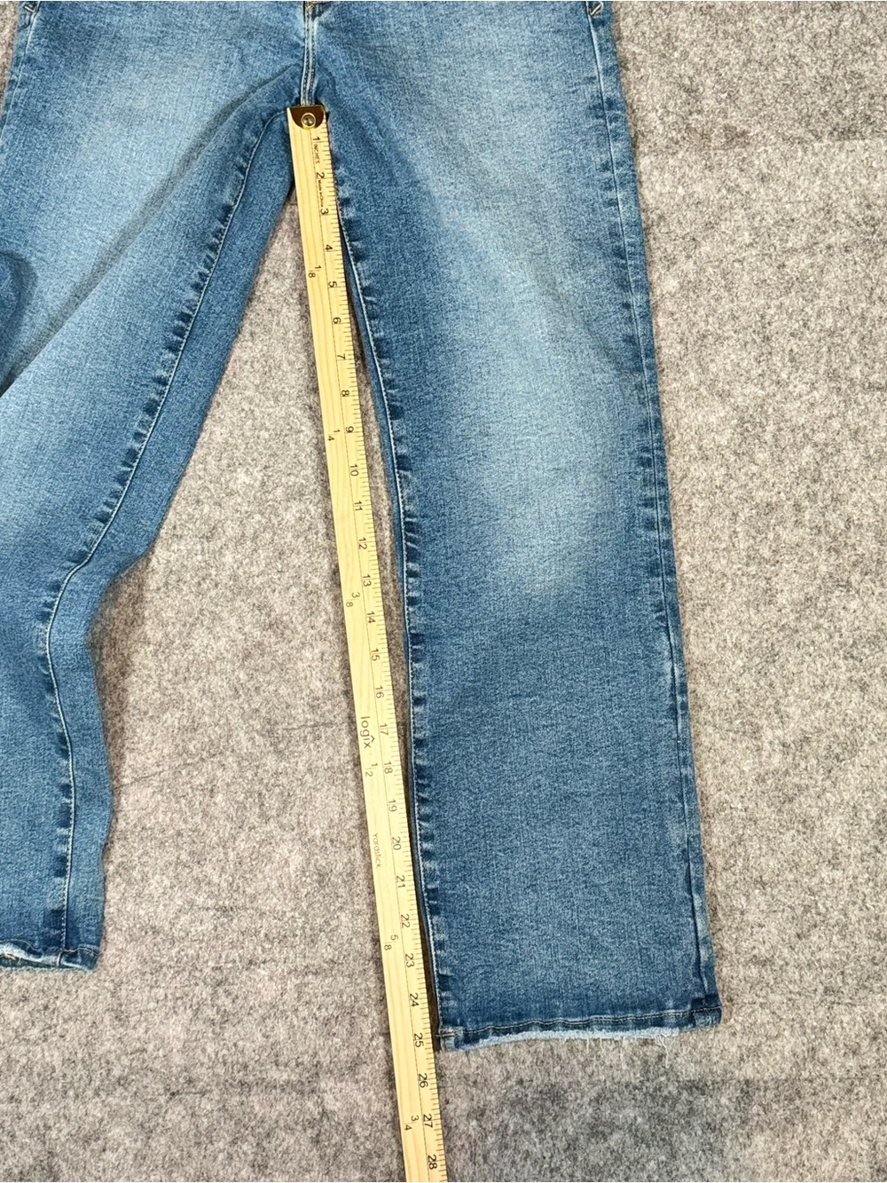 Good American Always Fits Good Legs Straight Jeans - Size 6-12, Distressed - Picture 12 of 13